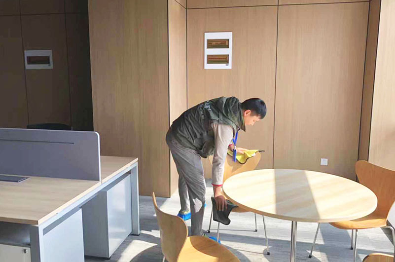 上?？的澜】倒芾碛邢薰究諝庵卫?></div>
                                            <div   id=