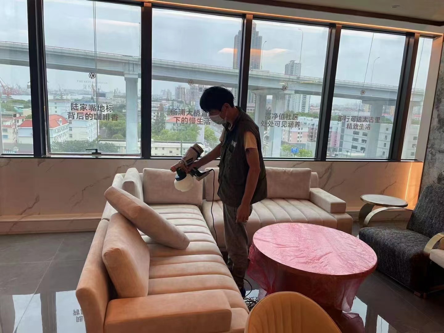 窗簾含有甲醛嘛？窗簾異味重是什么原因引起的